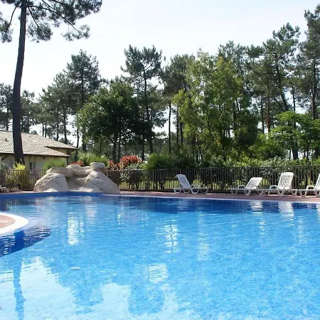 公寓 In A Surroundings, 6 Km From *